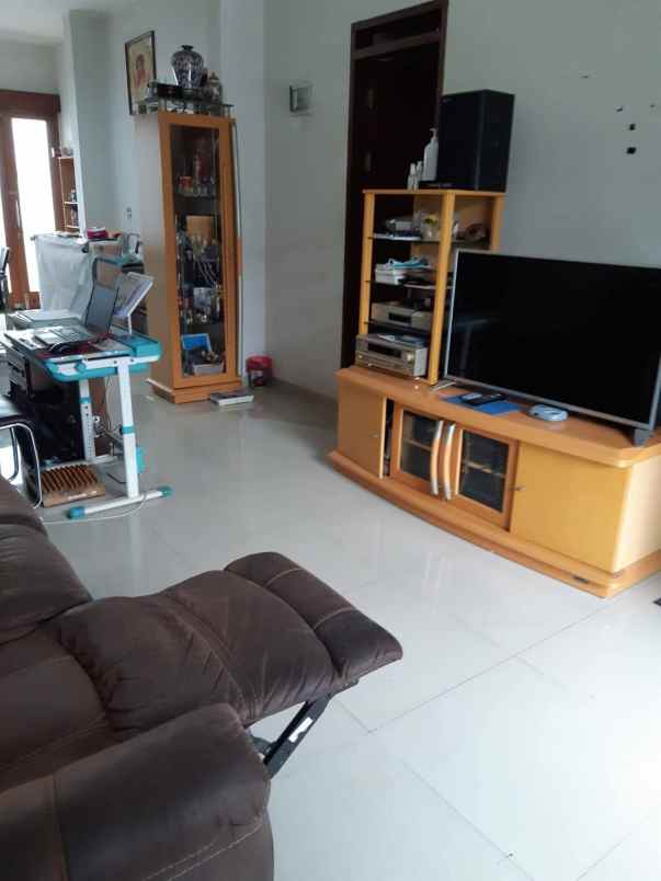 dijual rumah ciwaruga