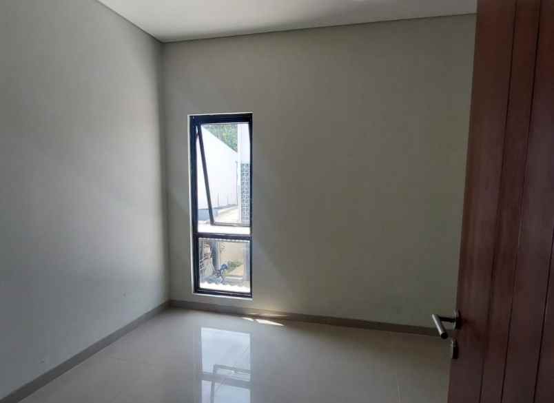dijual rumah cluster akasia eight