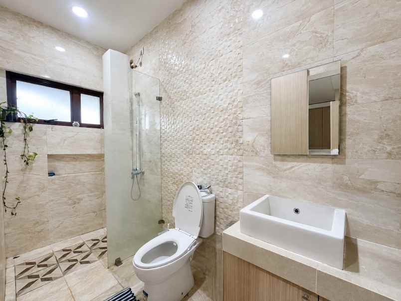 dijual rumah cluster cassia jgc jakarta