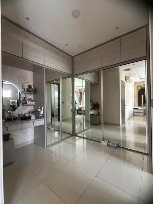 dijual rumah cluster dbanyan jgc