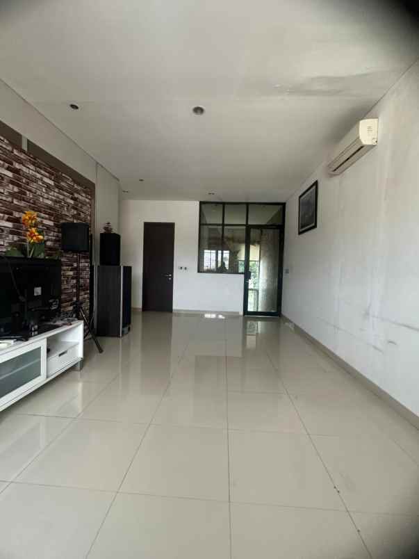 dijual rumah cluster dbanyan jgc
