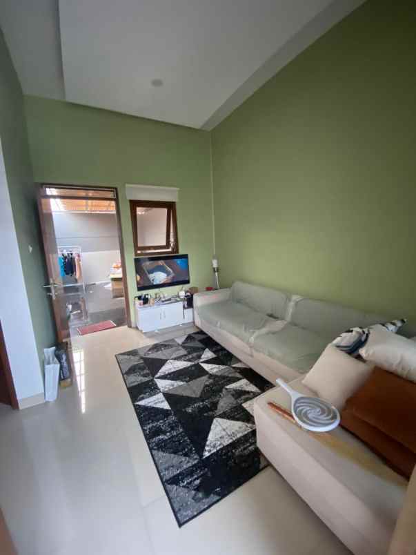 dijual rumah cluster derwati mas estate