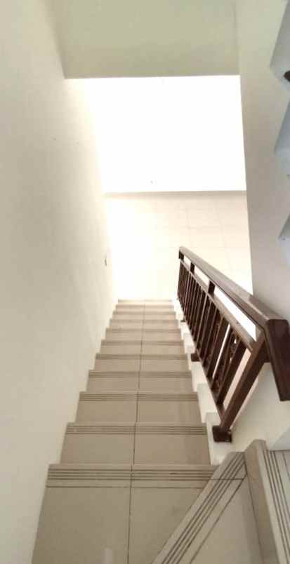 dijual rumah cluster la seine jgc