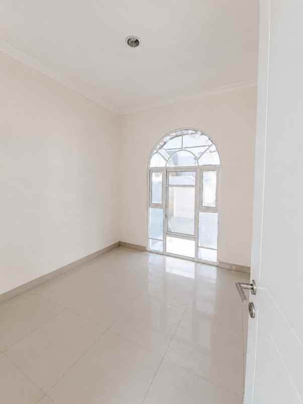 dijual rumah cluster la seine jgc