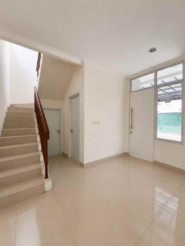 dijual rumah cluster la seine jgc