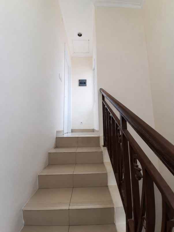 dijual rumah cluster la seine jgc