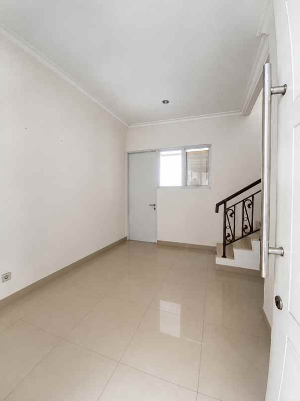 dijual rumah cluster la seine jgc
