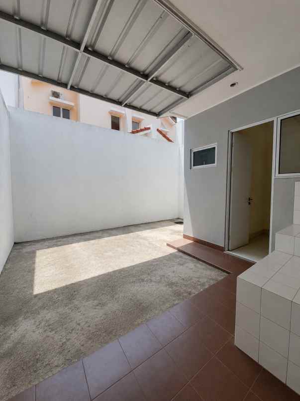 dijual rumah cluster la seine jgc