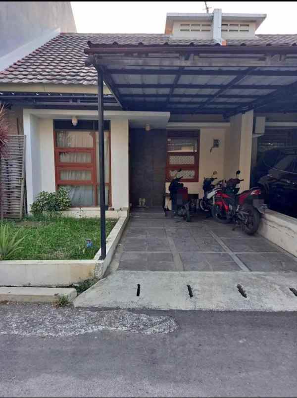 dijual rumah cluster madani regency