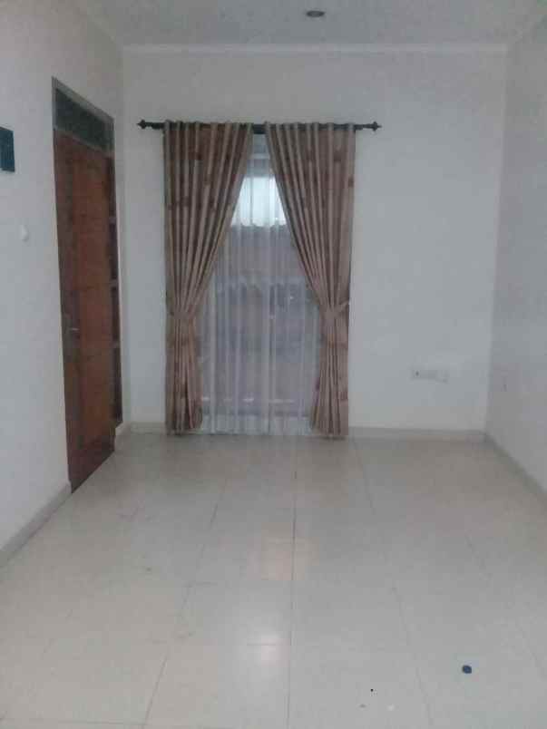dijual rumah cluster madani regency