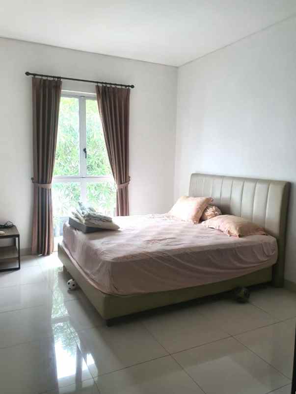 dijual rumah cluster palm spring jgc