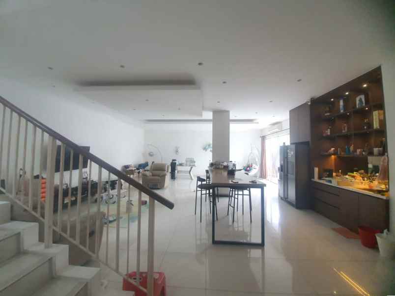 dijual rumah cluster palm spring jgc