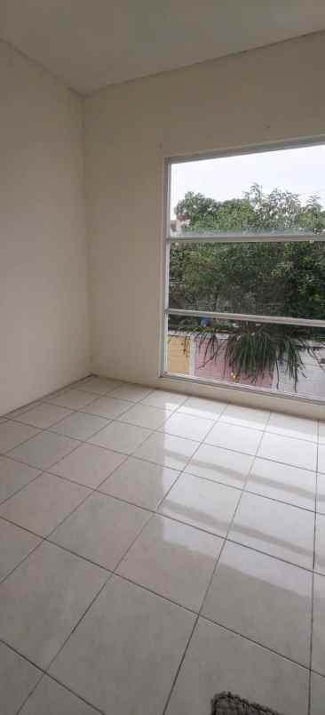 dijual rumah cluster sembrani townhouse