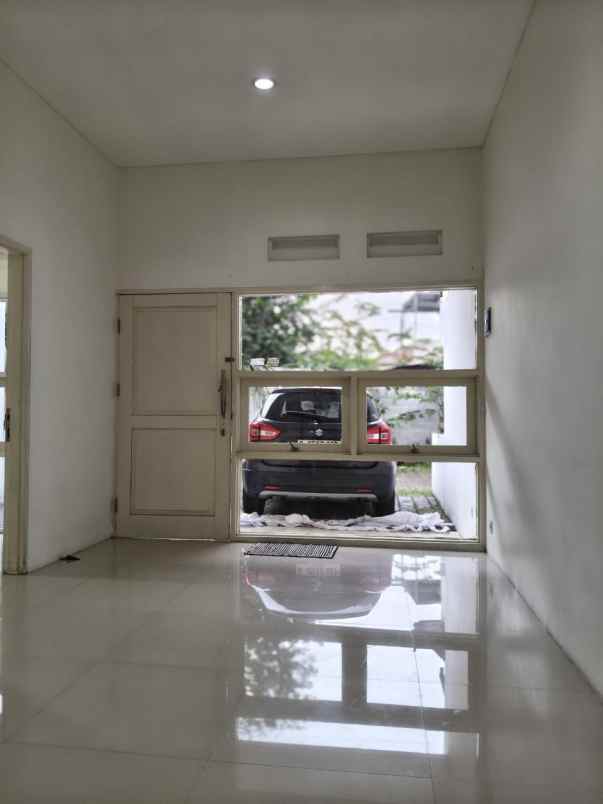 dijual rumah cluster sembrani townhouse
