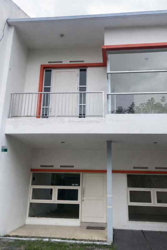 dijual rumah cluster sembrani townhouse