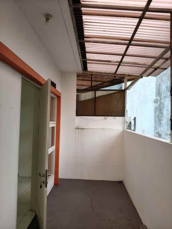 dijual rumah cluster sembrani townhouse