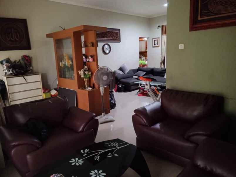 dijual rumah cluster taman cikini