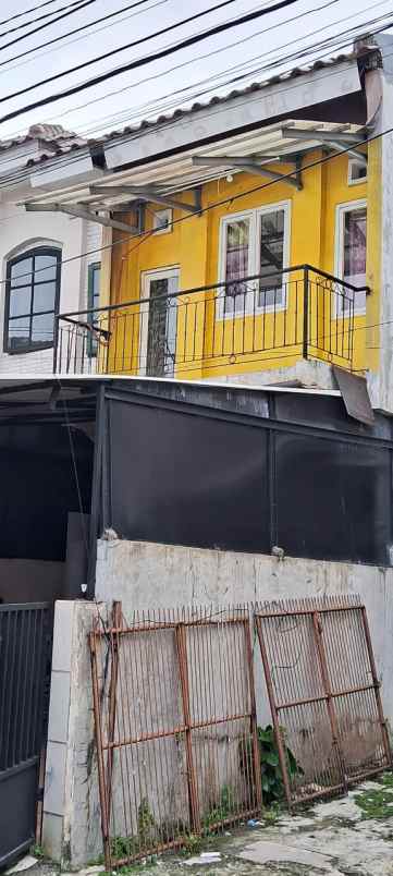 dijual rumah cluster taman mediterania