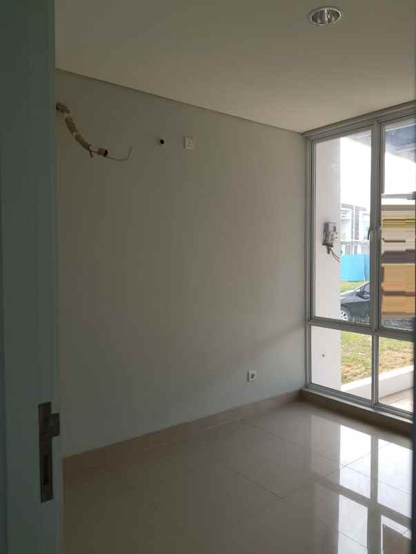 dijual rumah cluster yarra jgc