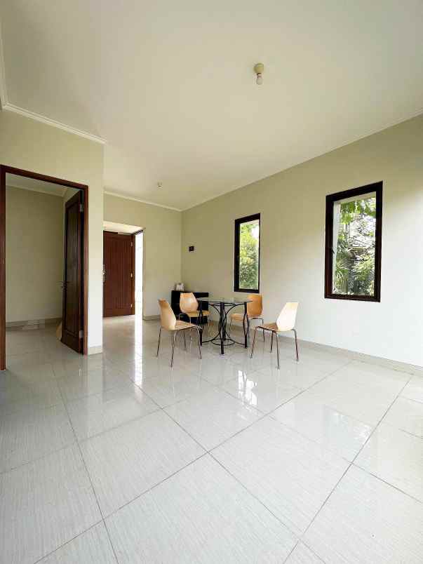 dijual rumah condet