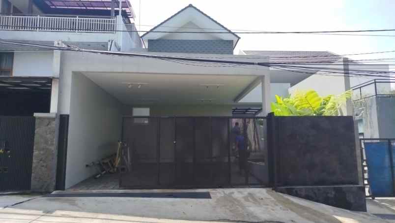 dijual rumah dago bandung utara