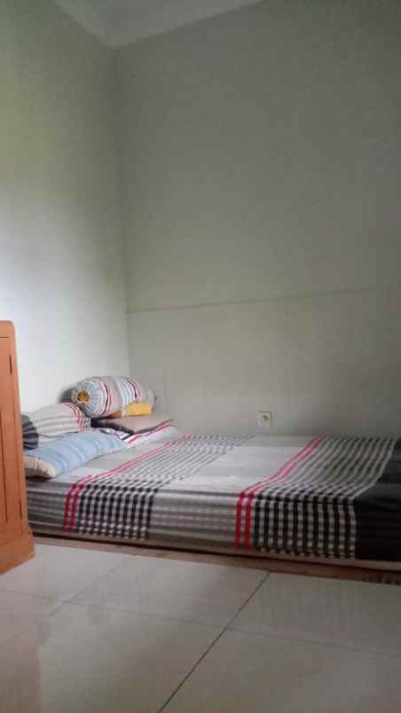 dijual rumah dan tempat usaha 1 menit ke kampus unwiku