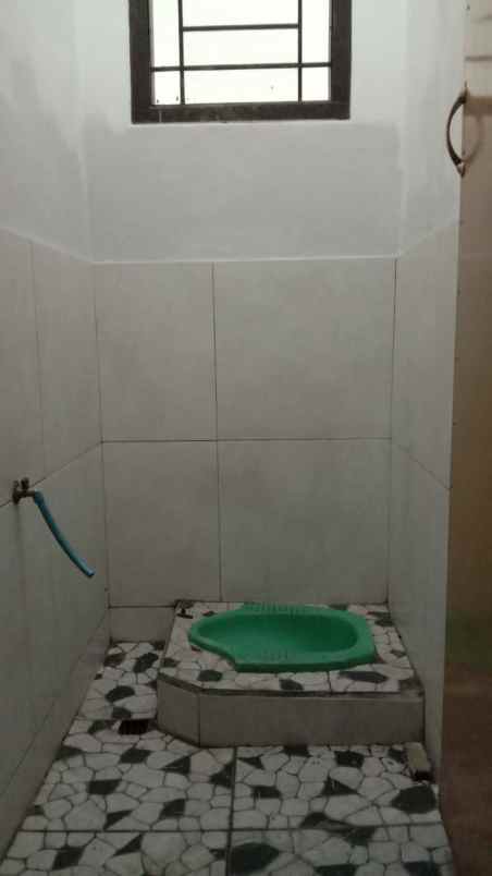 dijual rumah dan tempat usaha 1 menit ke kampus unwiku