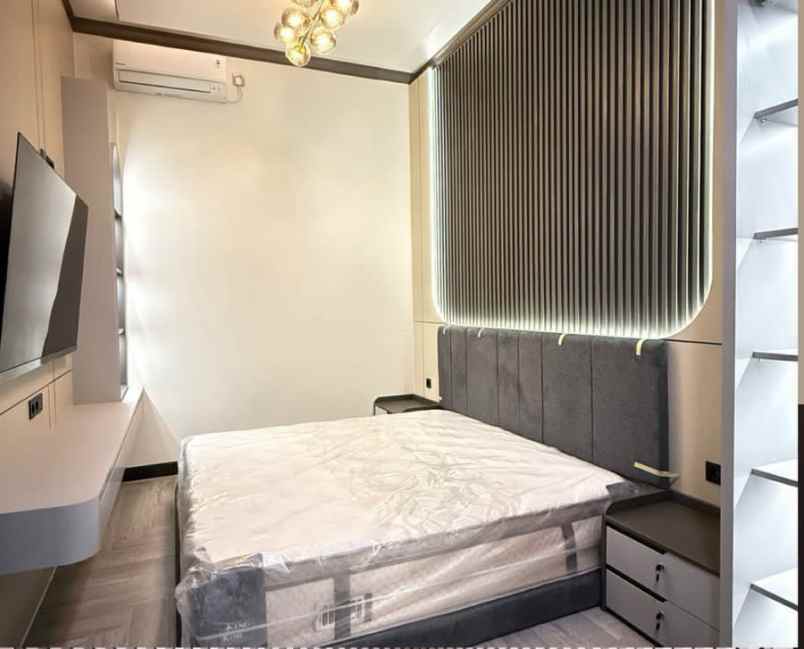 dijual rumah di alana tambak oso