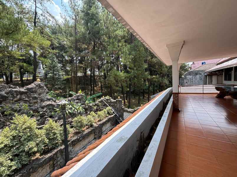 dijual rumah di bilangan cinere