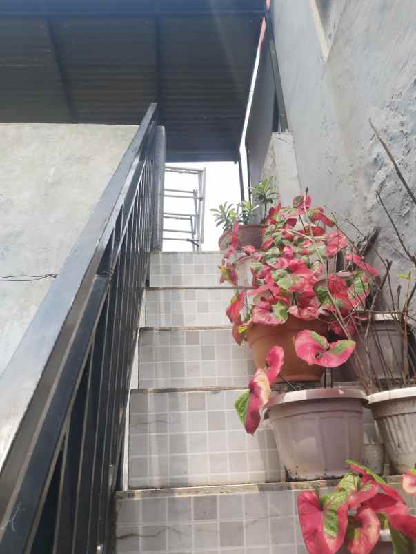 dijual rumah di harapan jaya bekasi