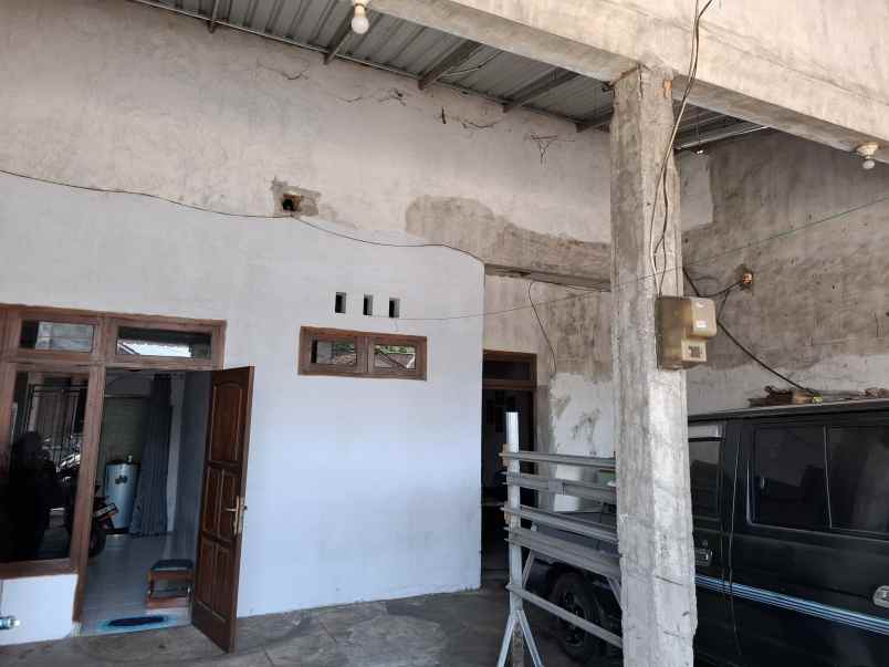 dijual rumah di kelurahan karangrejo jember