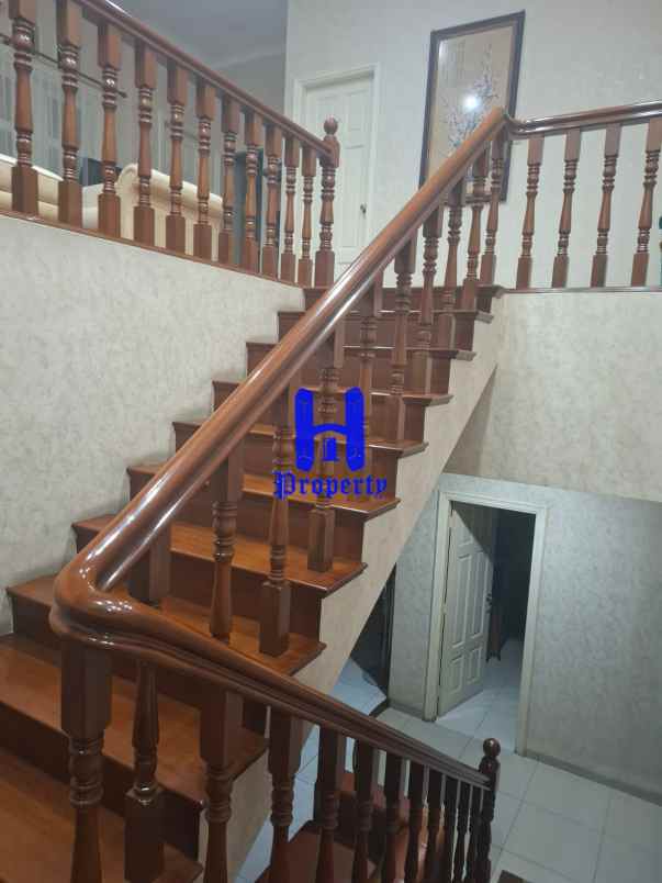 dijual rumah di komplek cemara asri medan jalan kenari