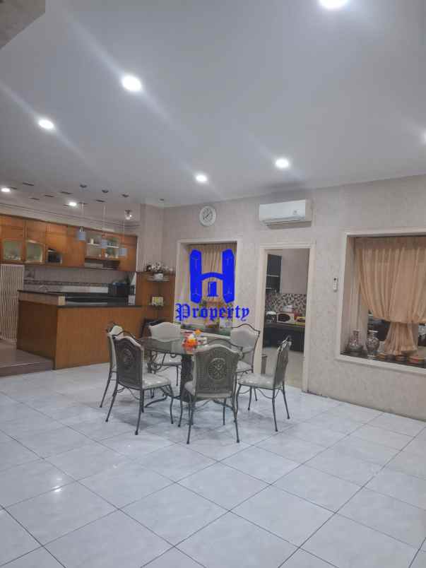 dijual rumah di komplek cemara asri medan jalan kenari