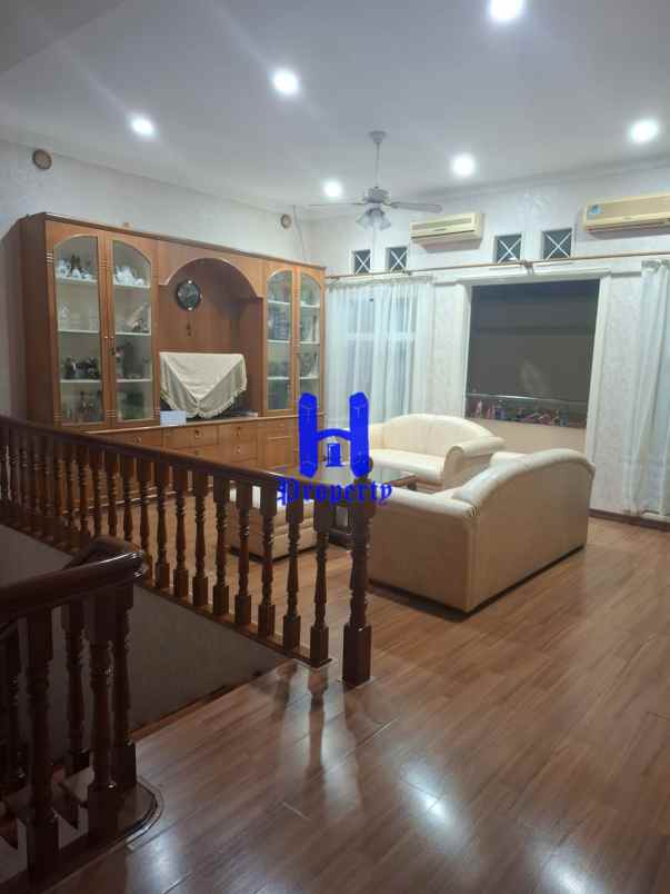 dijual rumah di komplek cemara asri medan jalan kenari