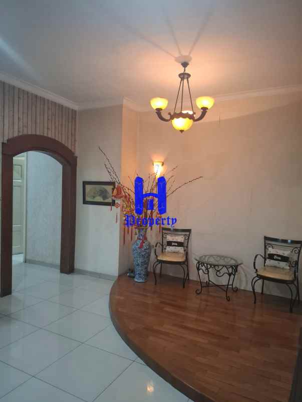 dijual rumah di komplek cemara asri medan jalan kenari