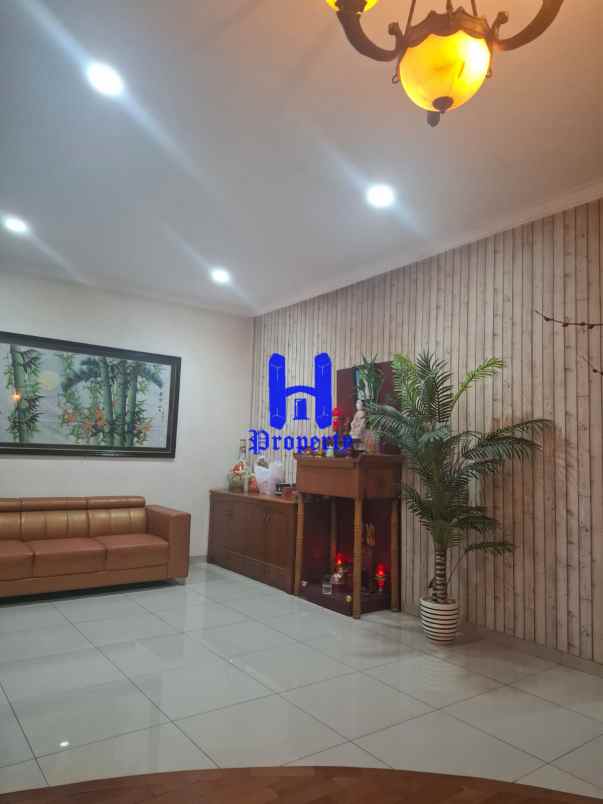 dijual rumah di komplek cemara asri medan jalan kenari