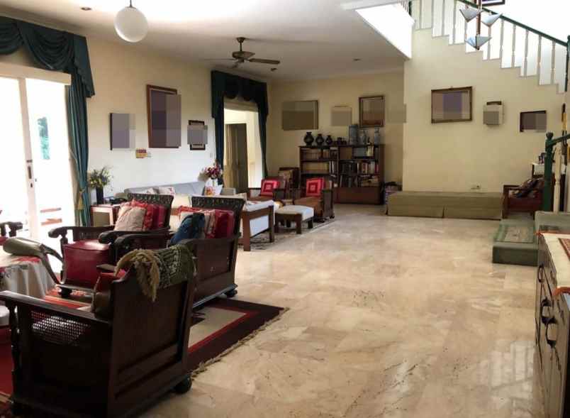 dijual rumah di lebak bulus ada swimming pool