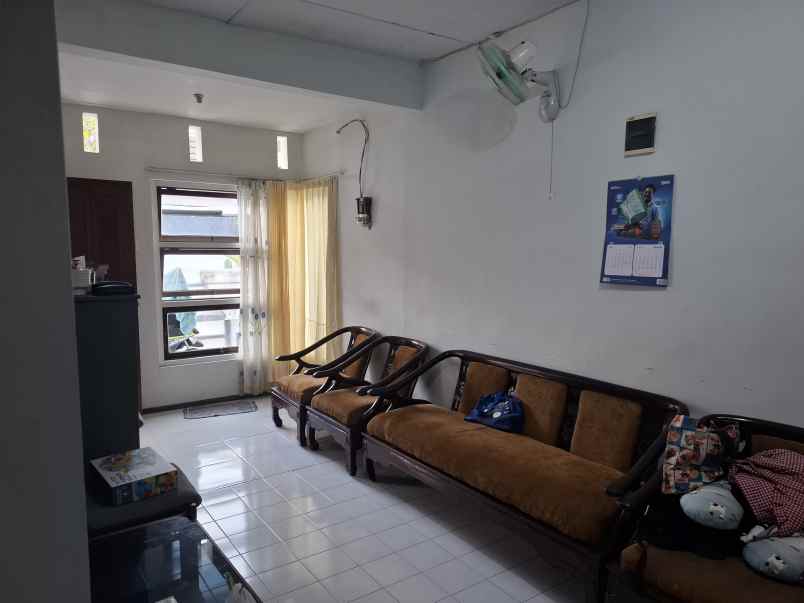 dijual rumah di perumahan gunung batu jember