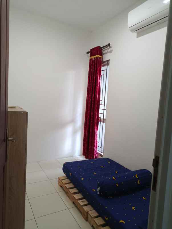 dijual rumah di sektor 1 bintaro jakarta selatan