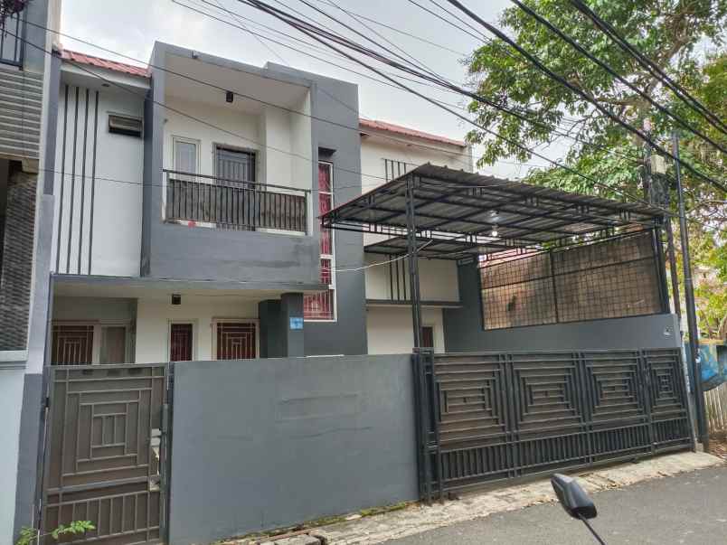 dijual rumah di sektor 1 bintaro jakarta selatan