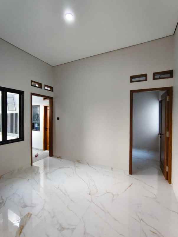 dijual rumah di sumber solo