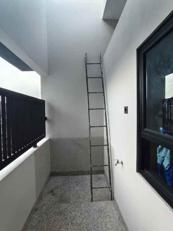 dijual rumah di sumber solo