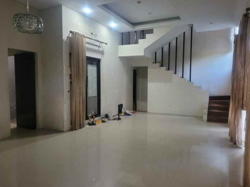 dijual rumah di surabaya