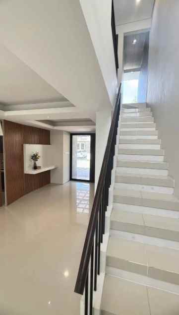 dijual rumah dian istana
