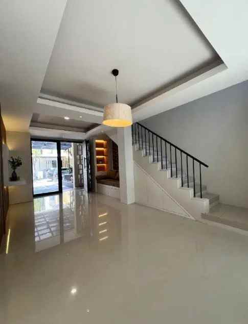 dijual rumah dian istana