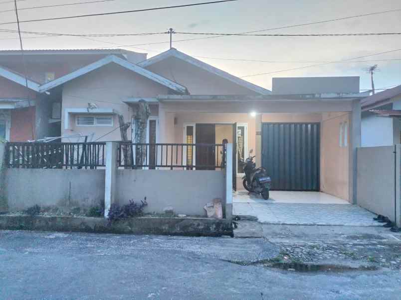 dijual rumah dibelakang pengadilan agama parit indah