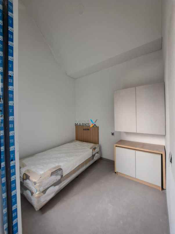 dijual rumah eastern park