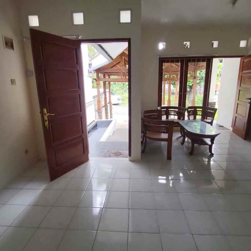 dijual rumah eksklusif komplek tamansari bukit bandung