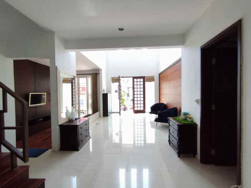 dijual rumah fulerton citraland