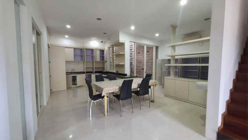 dijual rumah fulerton citraland